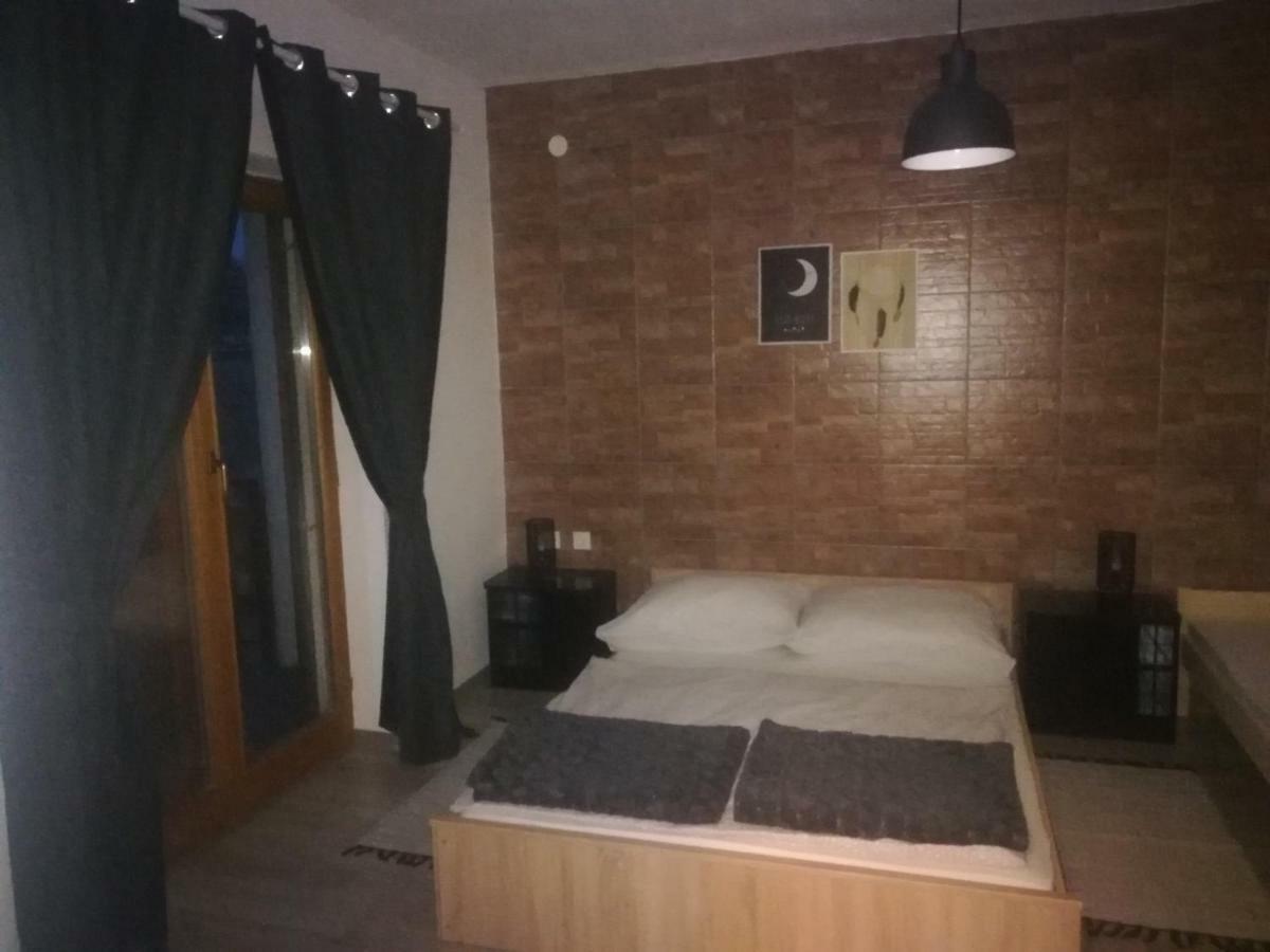 Apartmani Marin Vukovar Eksteriør bilde